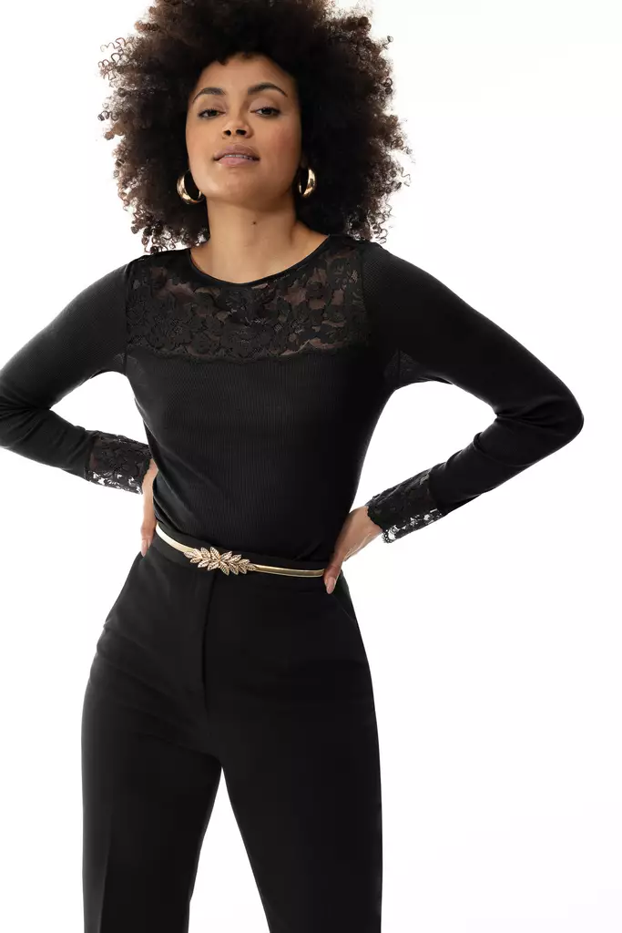 Mey musta silkkivillainen paita pitsillä - Aluspaidat - 047605 - 1