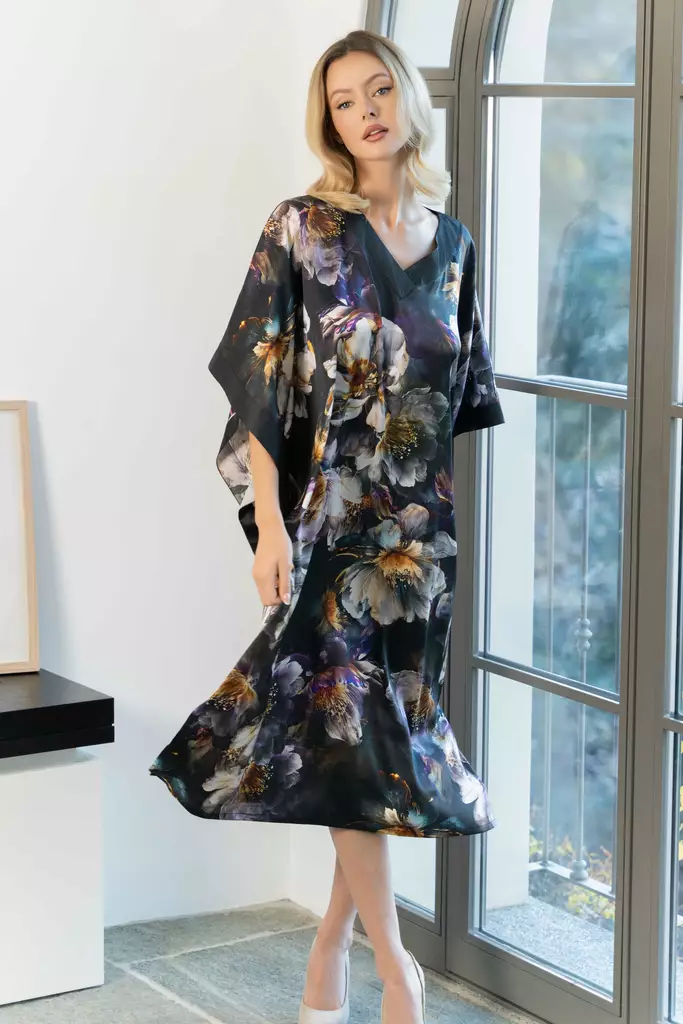 Marc & Andre kukallinen silkkiyöpaita - Yöpaidat - 046896 - 1