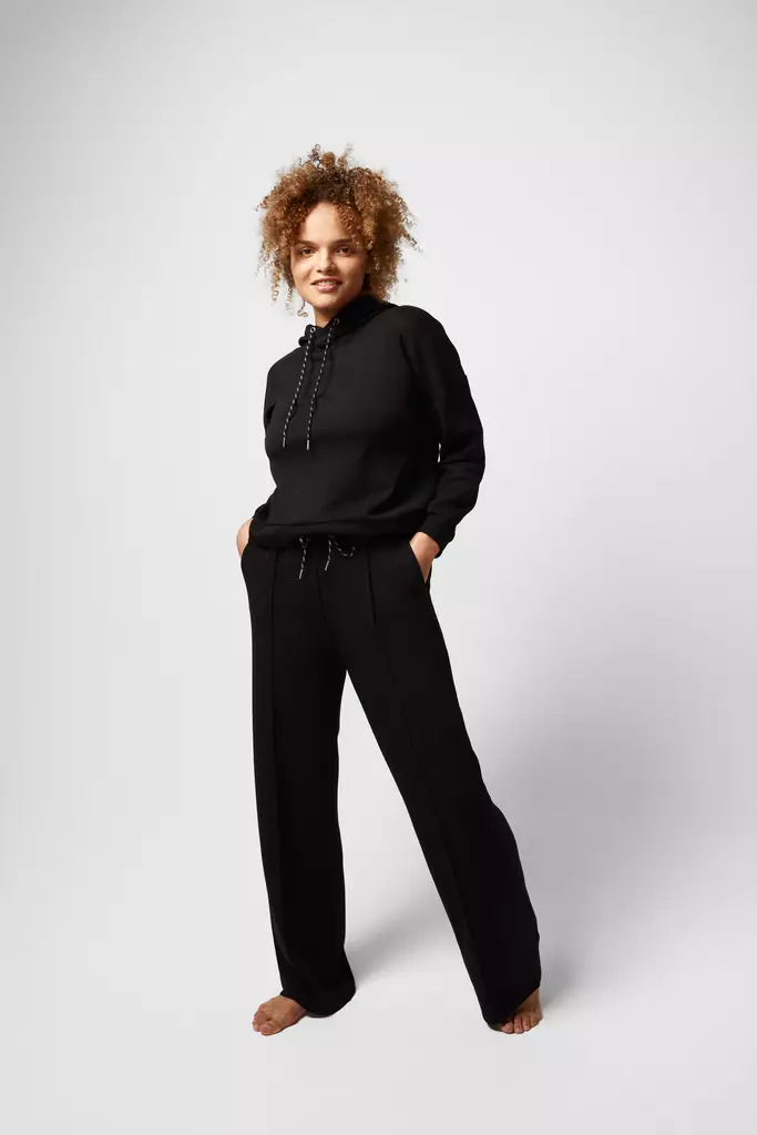 Femilet musta huppari - Oloasut - 044627 - 1